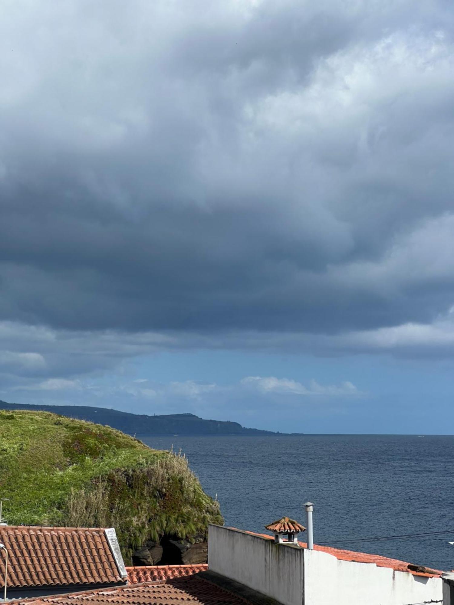 Casa A 2 Minutos A Pe De Piscina Natural Ponta Delgada Buitenkant foto